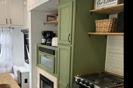 Fully Renovated Fifth Wheel, With Many High End Upgrades. Fully Stocked and Ready to Go!