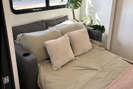 Fully Renovated Fifth Wheel, With Many High End Upgrades. Fully Stocked and Ready to Go!