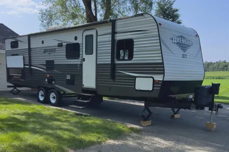 Forest River Avenger ATI 27DBS Travel Trailer