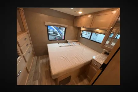 29 - 2020 Thor Motor Coach 30d