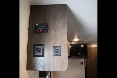 Clean & Fully Equipped Family Bunkhouse – Easy Setup Starcraft 26BH