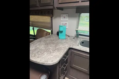M and R RVs  Crossroads Sunset trail super lite Travel Trailer