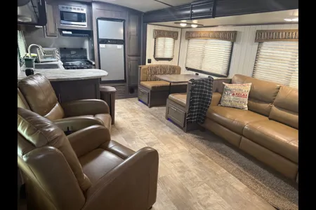 M and R RVs  Crossroads Sunset trail super lite Travel Trailer