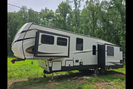 Leigh Ann's Keystone Sprinter Limited Fifth Wheel