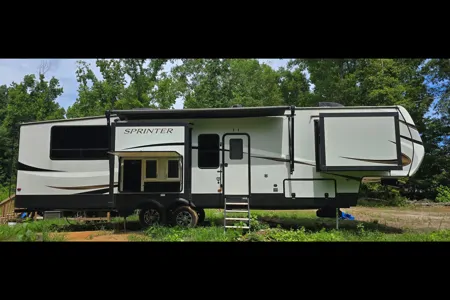 Leigh Ann's Keystone Sprinter Limited Fifth Wheel