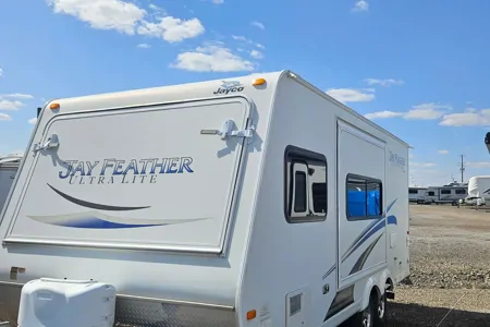 Lindo kelly trailer