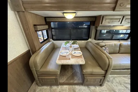 Westland Forest River Georgetown GT5 Class A