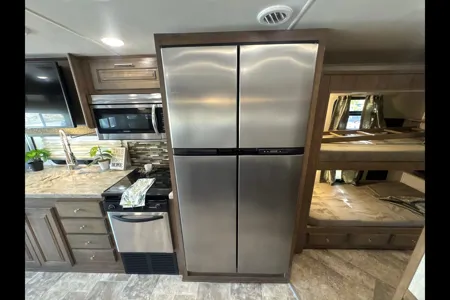 Westland Forest River Georgetown GT5 Class A