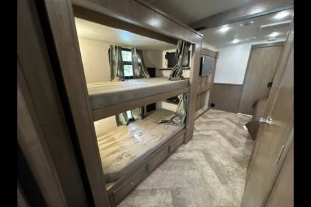 Westland Forest River Georgetown GT5 Class A