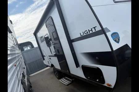 Keystone Coleman light 17bx Travel Trailer