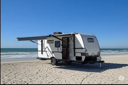 Super-Lightweight 2025 Coleman Light 17BX • Sleeps 5 • Delivery Available • Pet-Friendly