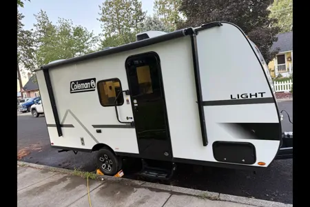Super-Lightweight 2025 Coleman Light 17BX • Sleeps 5 • Delivery Available • Pet-Friendly
