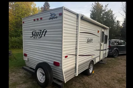 Hassle-Free Family Camping SUV Towable Jayco Swift With Bunks Sleeps 5