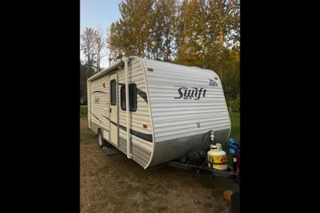 Hassle-Free Family Camping SUV Towable Jayco Swift With Bunks Sleeps 5