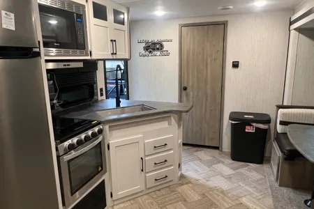 Puma Palomino Travel Trailer