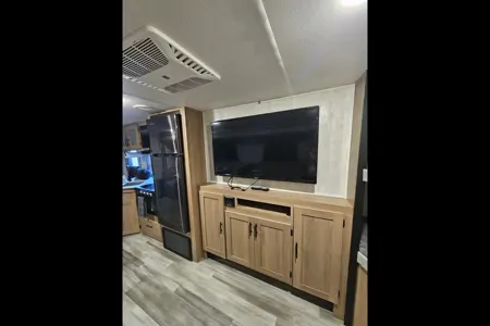 Lorraine's Forest River Avenger 27DBS Travel Trailer