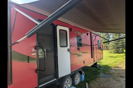 Super Bright and Modern Minnie Winnie 2401RG Travel Trailer