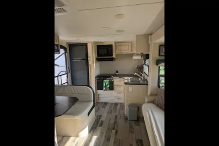 Super Bright and Modern Minnie Winnie 2401RG Travel Trailer