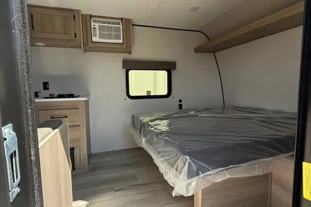 Glamp&Go – Brand New Coleman RV trailer, light and easy to tow