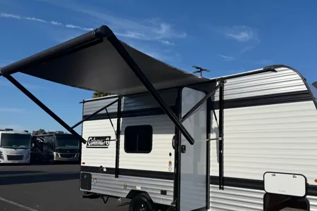 Glamp&Go – Brand New Coleman RV trailer, light and easy to tow