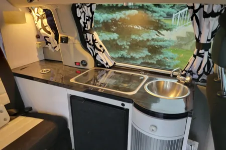 Dodge 5Mars Illusion Campervan