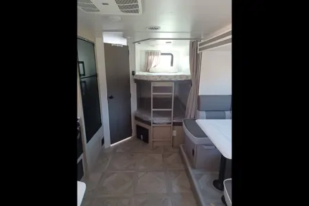 Eddie's Forest River Wildwood x-lite Travel Trailer