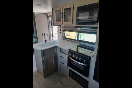 Eddie's Forest River Wildwood x-lite Travel Trailer