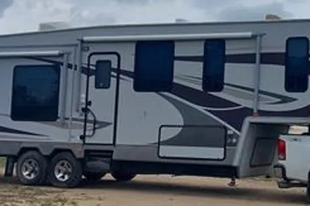 Jeff's Glendale Titanium Fifth Wheel