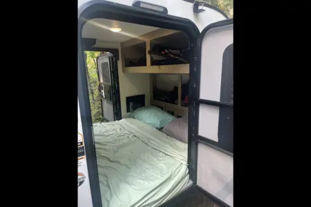 Ember off-grid Square Drop Trailer