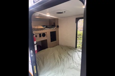 Ember off-grid Square Drop Trailer