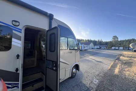 Vega Family Thor Motor Coach Vegas 24.1 Class A