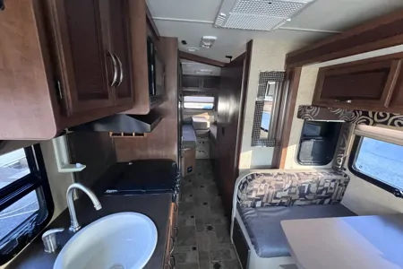 Vega Family Thor Motor Coach Vegas 24.1 Class A