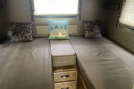 Vega Family Thor Motor Coach Vegas 24.1 Class A