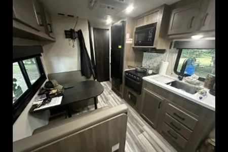 Starcraft Autumn Ridge 20MB Travel Trailer