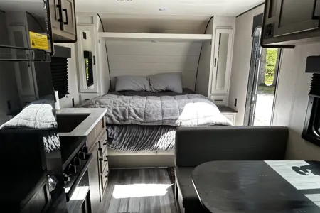 Starcraft Autumn Ridge 20MB Travel Trailer