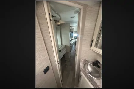 27R 2022 Thor Motor Coach Chateau