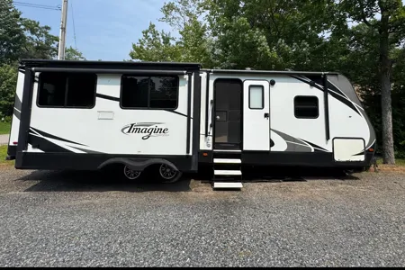Jen and Dave's Grand Design Imagine Travel Trailer
