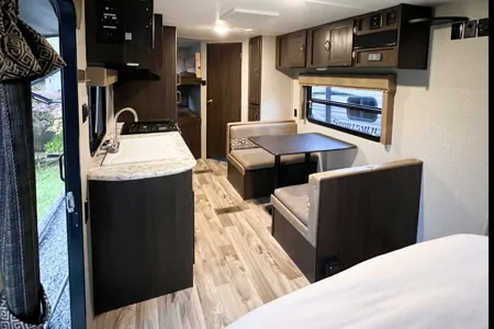 Ringland Springdale 24ft Bunkhouse Trailer