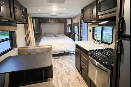 Ringland Springdale 24ft Bunkhouse Trailer