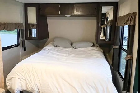 Ringland Springdale 24ft Bunkhouse Trailer