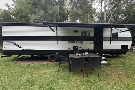 Givi's Grand River 320DNS Travel Trailer