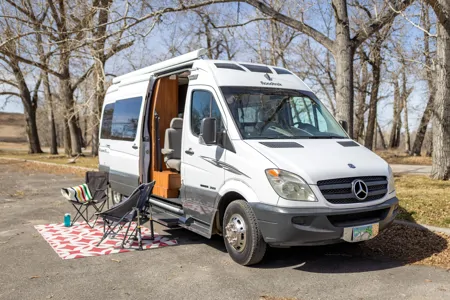 Meet Snoopy – Your Adventure-Ready Roadtrek Sprinter Van!
