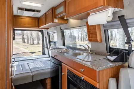 Meet Snoopy – Your Adventure-Ready Roadtrek Sprinter Van!