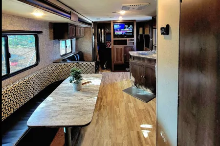 American Dream RV Near Canyon Lake