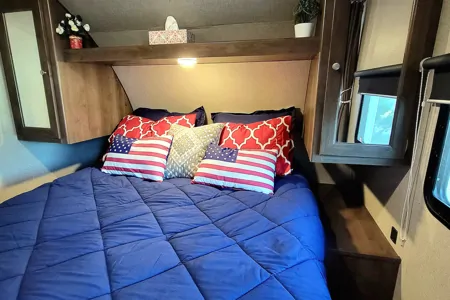 American Dream RV Near Canyon Lake