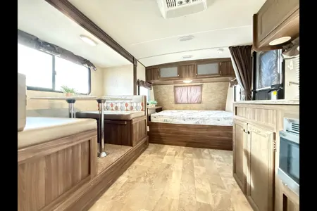 Light weight family friendly Coachmen Apex Nano 193bhs Travel Trailer