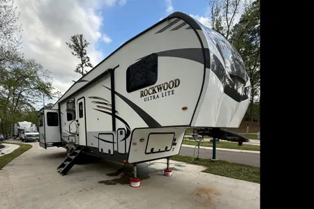 (Delivery only) 2020 Forest River Ultra Light