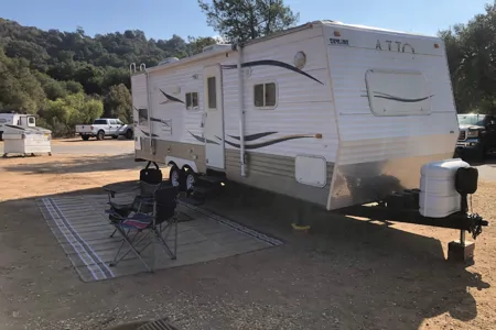 NEWLY RENOVATED 30 FT HOME AWAY FROM HOME**DELIVERY ONLY**