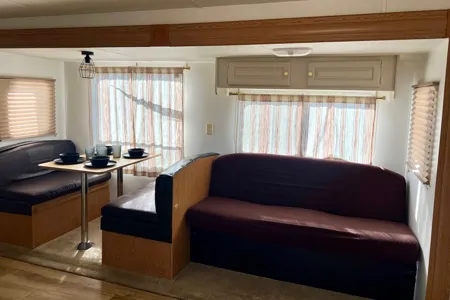 NEWLY RENOVATED 30 FT HOME AWAY FROM HOME**DELIVERY ONLY**