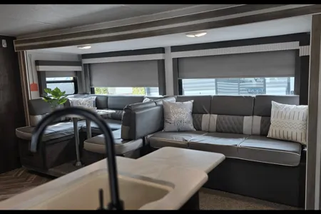 2022 Forest River Salem Cruise Lite Travel Trailer sleeps 10